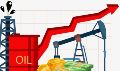 النفط يخسر والدولار قرب ذروة شهرين.. فماذا عن الليرة والذهب؟