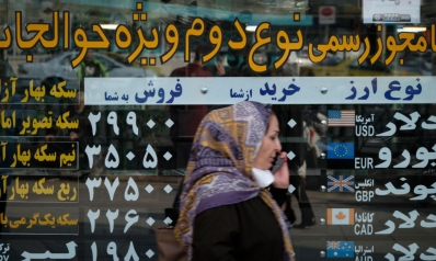 لماذا فشلت محاولات إيران في وقف انهيار اقتصادها؟