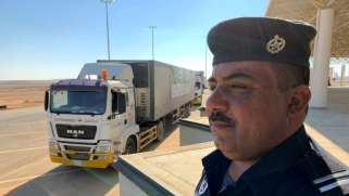 من يعود من بوابة عرعر، العراق إلى السعودية أم العكس؟