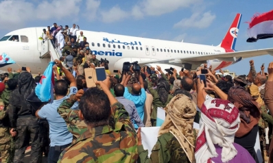 تفجيرات تستقبل الحكومة اليمنية في مطار عدن