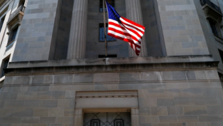 بعد سرقة ملفات سرية وصدور لائحة باتهام 3 أشخاص.. أميركا توقف برنامج اللاجئين العراقيين