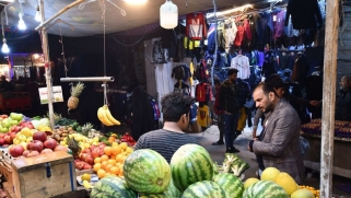 العراق يحاول استثمار ارتفاع أسعار النفط لتخفيف الأعباء