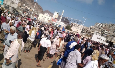 احتجاجات ضد الحكومة اليمنية في عدن رفضا لـ”سياسات التجويع”