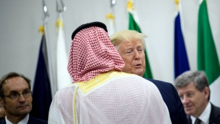 السعودية تتأقلم مع التغيير في واشنطن: حملة علاقات عامة في قلب أميركا