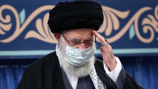 الولايات المتحدة وإيران وما بينهما