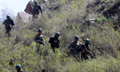 قتيل وعشرات الجرحى في اشتباكات حدودية بين طاجيكستان وقرغيزستان