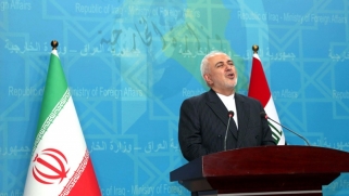 ظريف يجتاز الخطوط الحمر وينتقد سيطرة الحرس ومعارك سليماني