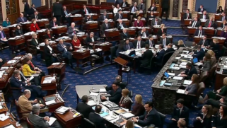 كيف أصبح السيناتور الديمقراطي جو مانشين أقوى رجل في واشنطن؟