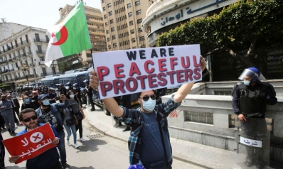 الجزائر تخطط لإضفاء الطابع الجهوي الضيق على الحراك الشعبي