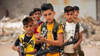 شجار الأطفال يتحول إلى معارك دامية بين الأسر والعشائر في العراق