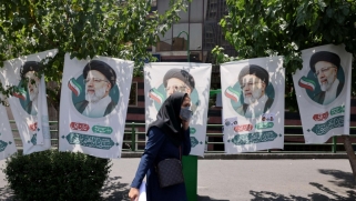 اليأس من التغيير يدفع الإيرانيين إلى مقاطعة الانتخابات