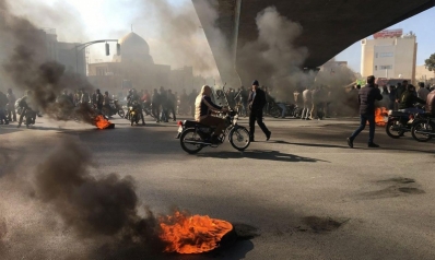 هتافات ضد خامنئي في إيران بسبب أزمة المياه