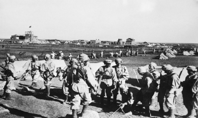 من أوراق فوزي القاوقجي.. ذكريات النضال في العراق وفلسطين والثورة السورية الكبرى من أوراق فوزي القاوقجي.. ذكريات النضال في العراق وفلسطين والثورة السورية الكبرى