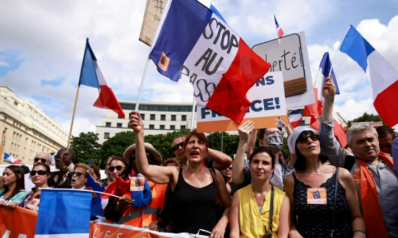 عشرات الآلاف يتظاهرون مجددا بفرنسا رفضا لشهادة كورونا