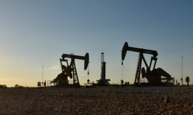 النفط يواصل الصعود.. الرياض: انخفاض الأسعار من شأنه شل الاستثمارات