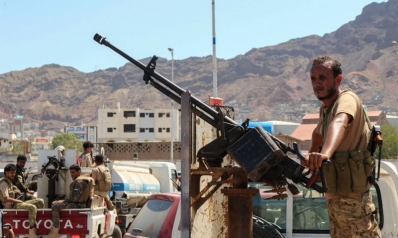 تحركات برعاية إقليمية لنقل أدوات الصراع إلى جنوب اليمن