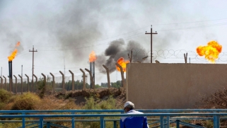 في البصرة وفرة في النفط، وحياة لا يلتمس العراقيون طعمها