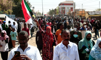 السودان.. مظاهرات جديدة تحت شعار “مليونية الثلاثين من يناير” وقوات الأمن تواجهها بقنابل الغاز