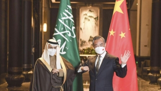 الموقف الخجول للصين في كازاخستان يثير شكوكا في صوابية رهان الخليج على بكين