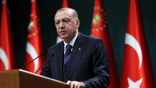 أردوغان يحث الأتراك على تحويل مدخراتهم بالعملة الأجنبية إلى الليرة