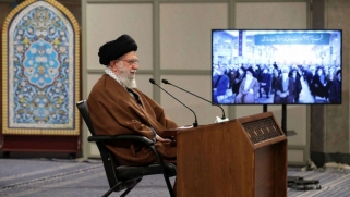 ميل الإيرانيين إلى العلمانية صداع جديد يصيب خامنئي ومساعديه