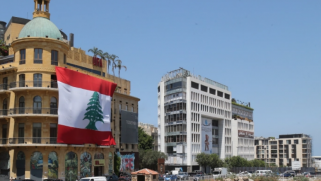 الودائع والمفاوضات والليرة وغيرها.. تحديات مصيرية تواجه لبنان في 2022