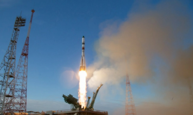 في أوج الأزمة مع الغرب.. روسيا تنجح في إطلاق صاروخ نحو الفضاء يحمل قمرا صناعيا عسكريا