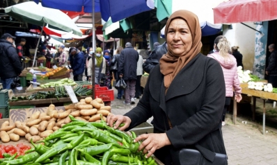 مخاوف في تونس من تواصل أزمة المواد الغذائية وغلاء الأسعار