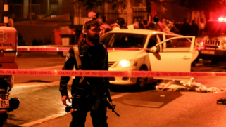 3 قتلى على الأقل بهجوم شرق تل أبيب وشرطة الاحتلال تلاحق المنفذين