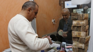 العراقيون يترقبون العوائد الاقتصادية لطفرة أسعار النفط