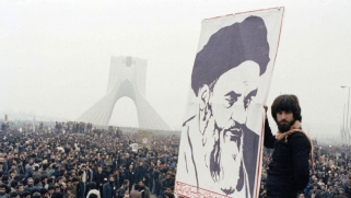 الإيرانيون يطالبون بإسقاط النظام