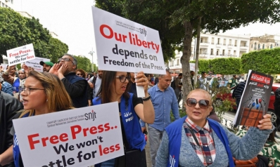 لماذا يختفي مستشارو الرئيس التونسي