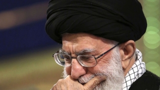 تصريحات الدوحة بشأن قبول طهران بحل وسط للملف النووي تحرج خامنئي