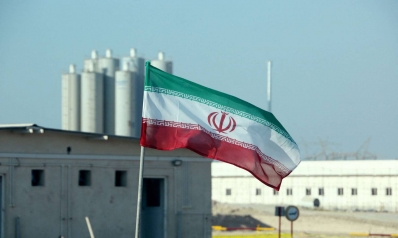 حكام إيران يطورون برنامجهم النووي وإدارة بايدن تقف مكتوفة الأيدي