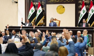 التخلص من أزمات العراق السياسية يقتضي تعديل الدستور
