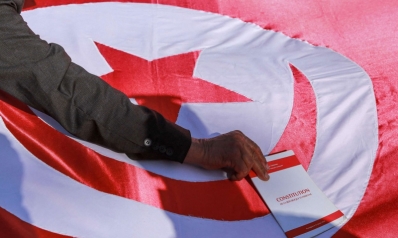 حذف المرجعية الإسلامية من الدستور يثير جدلا في تونس