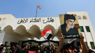 الكاظمي يقطع زيارته لمصر لمواجهة اعتصام الصدريين في بغداد