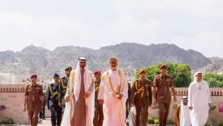 زيارة الشيخ محمد بن زايد تفتح صفحة جديدة في العلاقات الإماراتية – العمانية