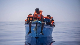أبطال تونسيون في قوارب الهجرة نحو الضفة الأخرى