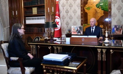 الأزمات تحاصر الحكومة التونسية