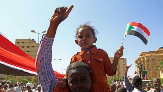 البرهان يريد حكومة سودانية يحرسها الجيش