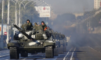 التصعيد في أوكرانيا يفرض على واشنطن تمهيد الأرض للمفاوضات
