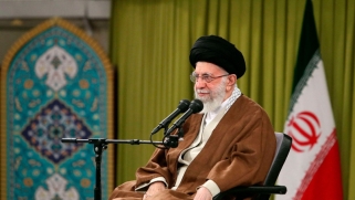 الالتزامات الشرعية بين غاية السلطة وأهداف الحكم الإيراني.