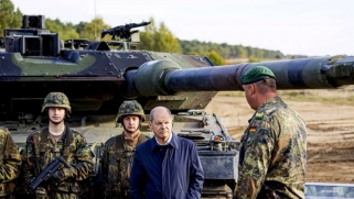 دبابات الغرب لا تغير إستراتيجياته لإطالة أمد الحرب في أوكرانيا