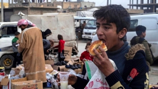 الضغوط الاقتصادية تخنق مواطني مناطق النظام السوري