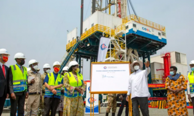 أوغندا تطلق أولى عمليات الحفر في حقولها النفطية