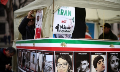 الغرب وإيران.. واحتجاز الرهائن