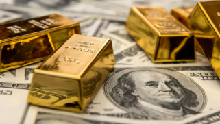 الذهب يتراجع مع انحسار مخاوف أزمة البنوك والدولار والنفط يرتفعان