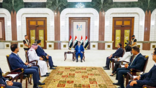 رئيس الوزراء العراقي يتوقع انتعاش الدينار.. وخطة حكومية لرفع إنتاج الكهرباء صيفا