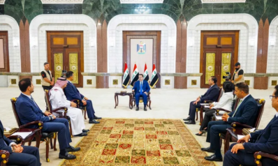 رئيس الوزراء العراقي يتوقع انتعاش الدينار.. وخطة حكومية لرفع إنتاج الكهرباء صيفا